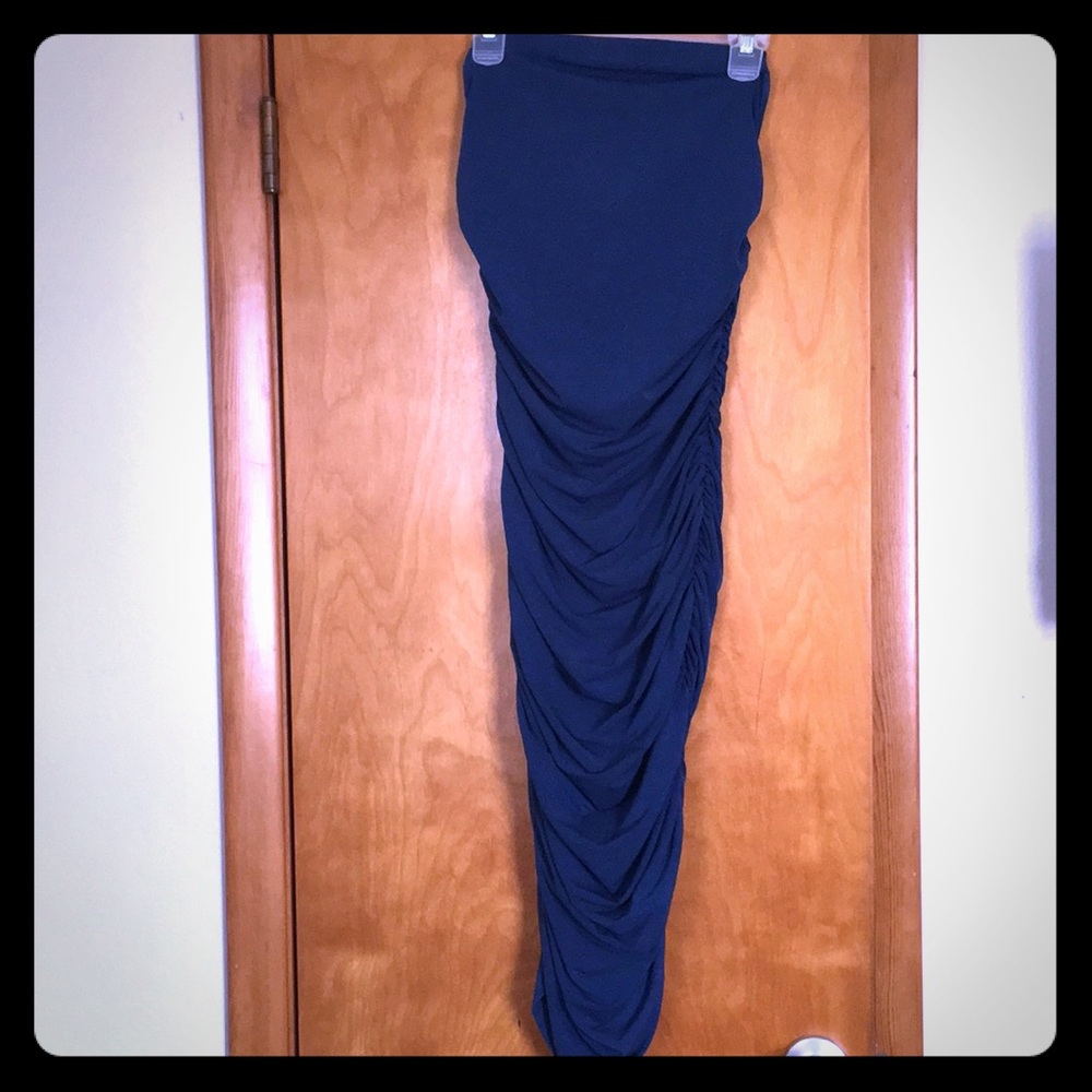 Flexible & stretchy dress. Above or below knees.